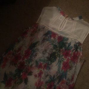 Sleeveless dress shirt